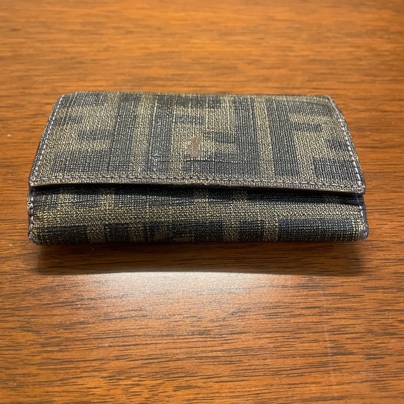 Discount!! Authentic Fendi Key Holder. - Picture 4 of 10